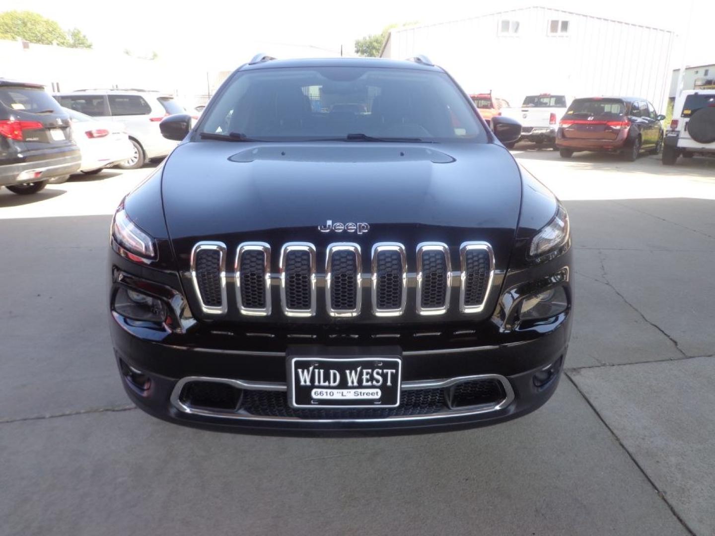 2016 BLACK JEEP CHEROKEE LIMITED (1C4PJMDS1GW) with an 3.2L engine, Automatic transmission, located at 6610 L St., Omaha, NE, 68117, (402) 731-7800, 41.212872, -96.014702 - THIS VEHICLE HAS A BEEN FULLY INSPECTED AND HAS A CLEAN TITLE WITH A FREE CARFAX REPORT PROVIDED! SHARP 2-OWNER, CLEAN CARFAX. LOW MILEAGE, SUNROOF, NAV AND MUCH MORE! *****We have found that most customers do the majority of their shopping online before visiting a ealership. For this reason we- Photo#1