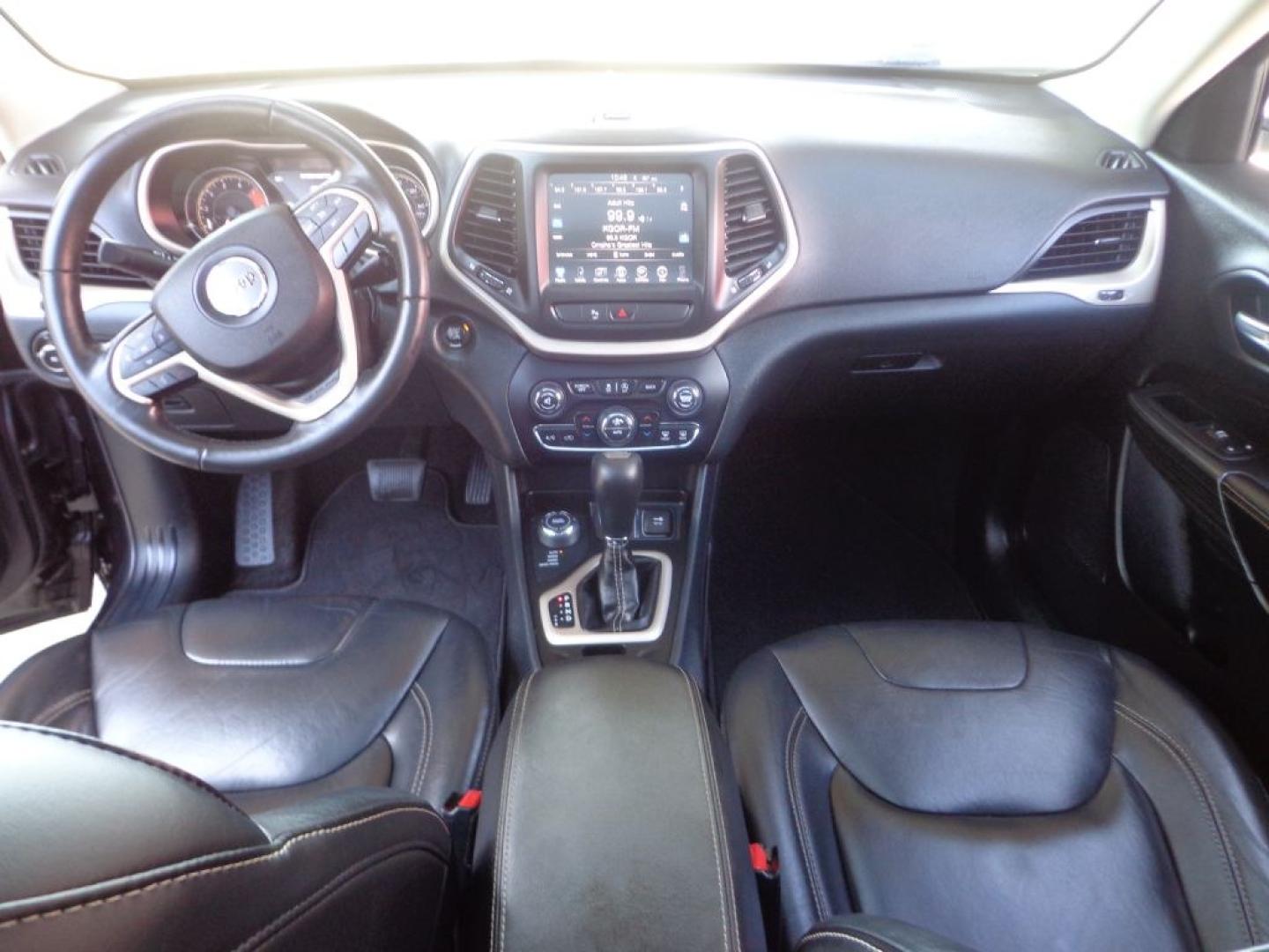 2016 BLACK JEEP CHEROKEE LIMITED (1C4PJMDS1GW) with an 3.2L engine, Automatic transmission, located at 6610 L St., Omaha, NE, 68117, (402) 731-7800, 41.212872, -96.014702 - THIS VEHICLE HAS A BEEN FULLY INSPECTED AND HAS A CLEAN TITLE WITH A FREE CARFAX REPORT PROVIDED! SHARP 2-OWNER, CLEAN CARFAX. LOW MILEAGE, SUNROOF, NAV AND MUCH MORE! *****We have found that most customers do the majority of their shopping online before visiting a ealership. For this reason we- Photo#22