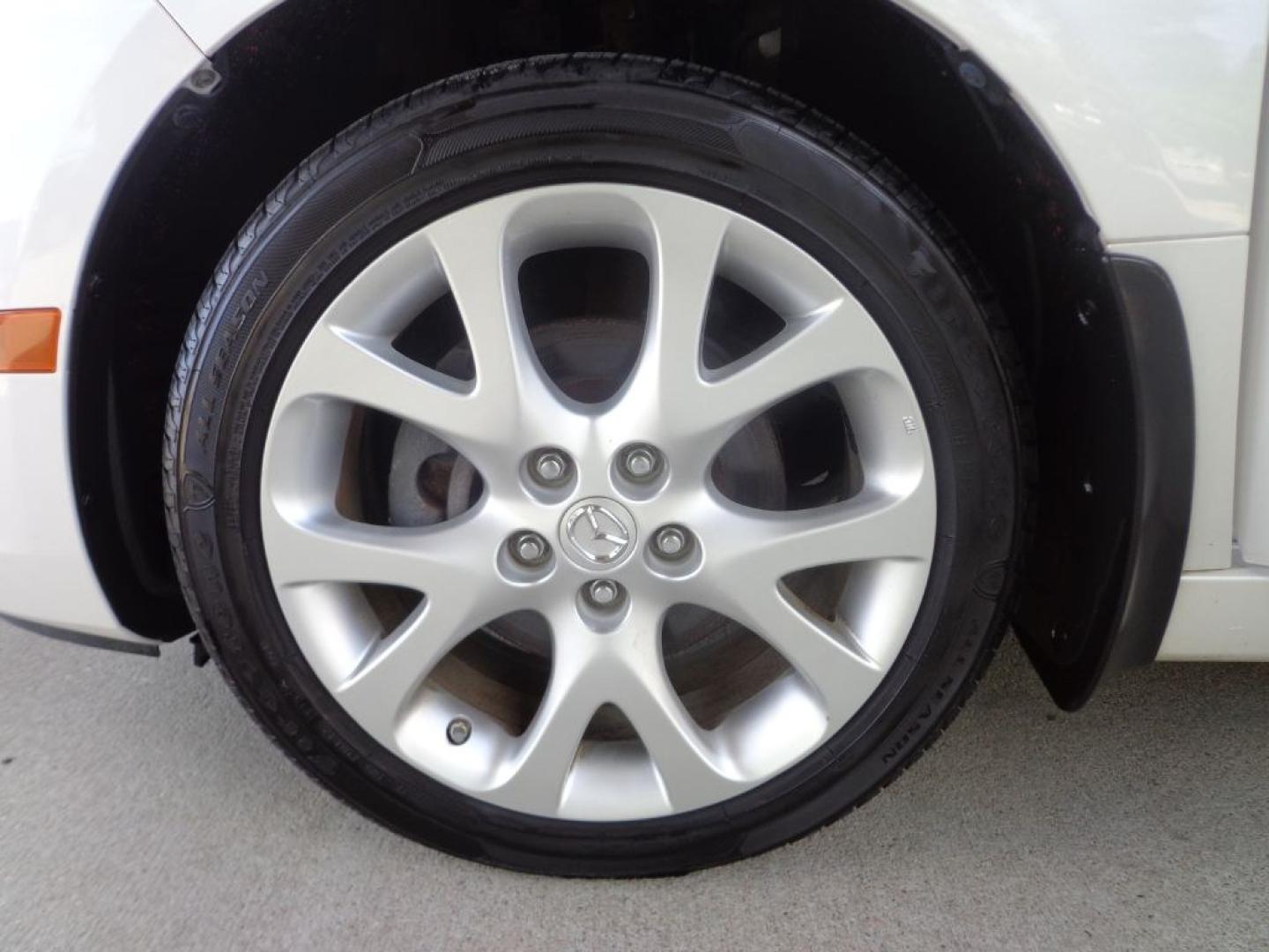 2013 WHITE MAZDA 6 S GRAND TOURING (1YVHZ8CB6D5) with an 3.7L engine, Automatic transmission, located at 6610 L St., Omaha, NE, 68117, (402) 731-7800, 41.212872, -96.014702 - THIS VEHICLE HAS A BEEN FULLY INSPECTED AND HAS A CLEAN TITLE WITH A FREE CARFAX REPORT PROVIDED! SHARP 2-OWNER, CLEAN CARFAX, LOW MILEAGE, HEATED LEATHER, SUNROOF WITH NEWER TIRES! *****We have found that most customers do the majority of their shopping online before visiting a ealership. For- Photo#7