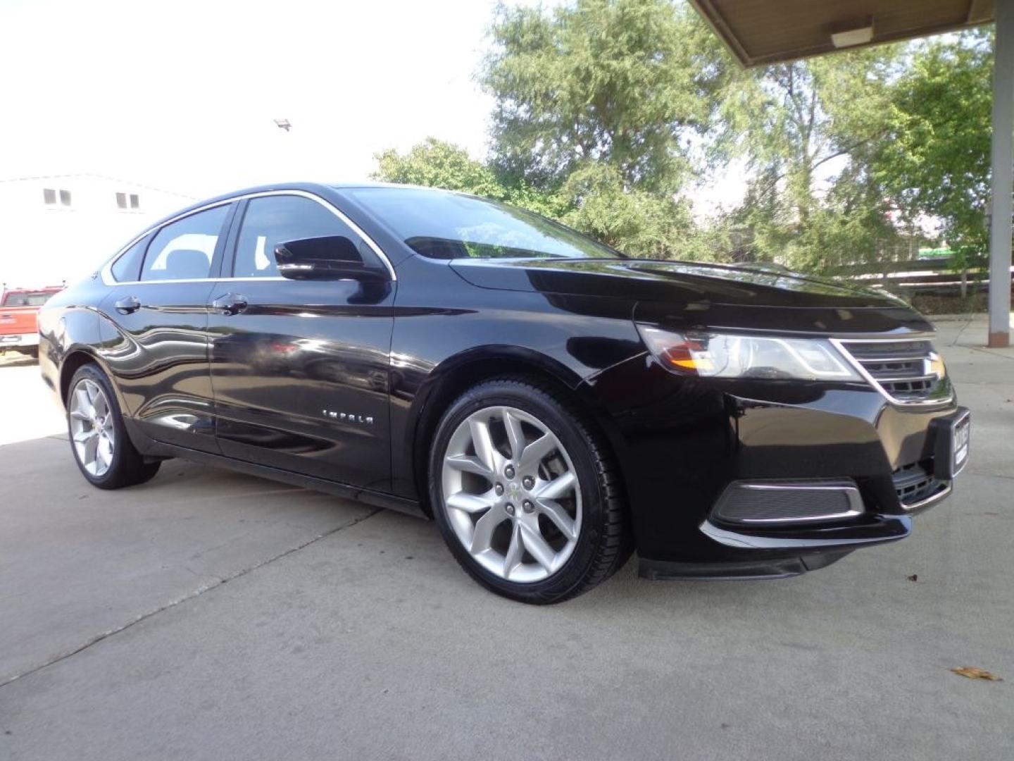 2014 BLACK CHEVROLET IMPALA LT (1G1125S31EU) with an 3.6L engine, Automatic transmission, located at 6610 L St., Omaha, NE, 68117, (402) 731-7800, 41.212872, -96.014702 - THIS VEHICLE HAS A BEEN FULLY INSPECTED AND HAS A CLEAN TITLE WITH A FREE CARFAX REPORT PROVIDED! SHARP. 1-OWNER, CLEAN CARFAX, LOW MILEAGE, SUNROOF, DRIVER ASSIST, HEATED LEATHER AND NEWER TIRES! *****We have found that most customers do the majority of their shopping online before visiting a- Photo#2