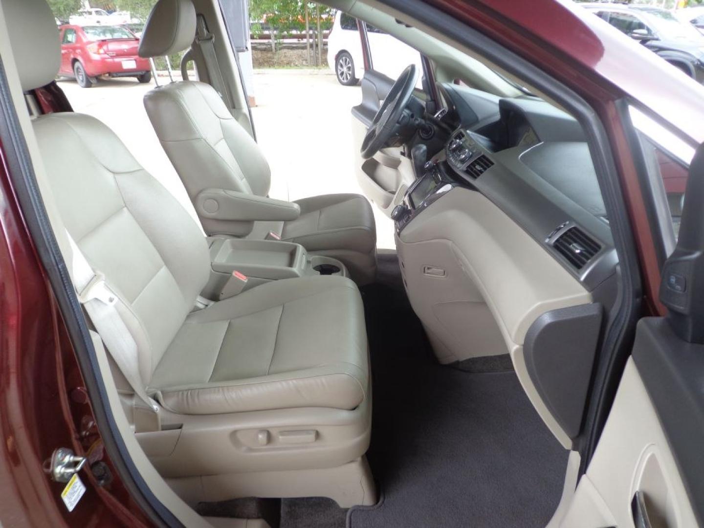 2014 MAROON HONDA ODYSSEY TOURING ELITE (5FNRL5H9XEB) with an 3.5L engine, Automatic transmission, located at 6610 L St., Omaha, NE, 68117, (402) 731-7800, 41.212872, -96.014702 - THIS VEHICLE HAS A BEEN FULLY INSPECTED AND HAS A CLEAN TITLE WITH A FREE CARFAX REPORT PROVIDED! 1-OWNER, CLEAN CARFAX, LOW MILEAGE, NAV, REAR ENTERTAINMENT AND NEWER TIRES! *****We have found that most customers do the majority of their shopping online before visiting a ealership. For this re- Photo#15