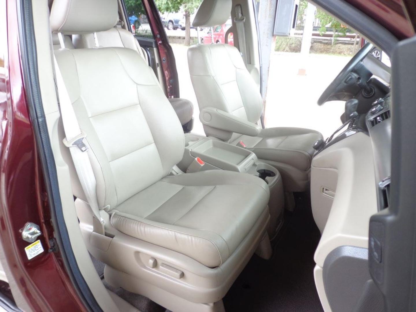 2014 MAROON HONDA ODYSSEY TOURING ELITE (5FNRL5H9XEB) with an 3.5L engine, Automatic transmission, located at 6610 L St., Omaha, NE, 68117, (402) 731-7800, 41.212872, -96.014702 - THIS VEHICLE HAS A BEEN FULLY INSPECTED AND HAS A CLEAN TITLE WITH A FREE CARFAX REPORT PROVIDED! 1-OWNER, CLEAN CARFAX, LOW MILEAGE, NAV, REAR ENTERTAINMENT AND NEWER TIRES! *****We have found that most customers do the majority of their shopping online before visiting a ealership. For this re- Photo#16