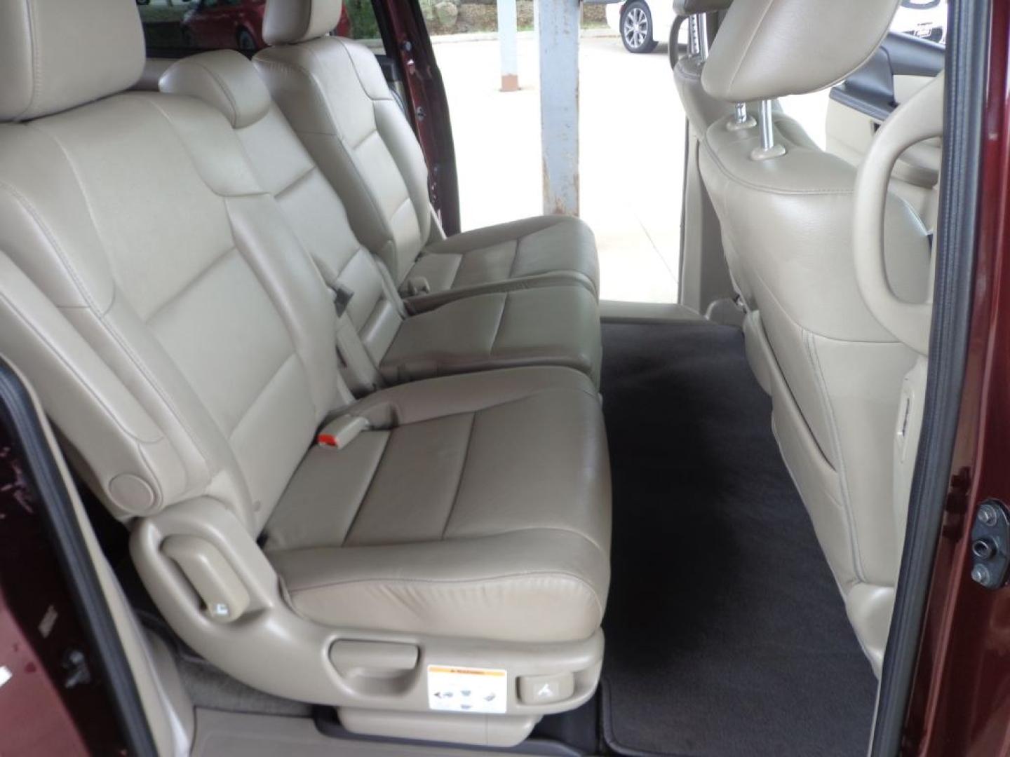 2014 MAROON HONDA ODYSSEY TOURING ELITE (5FNRL5H9XEB) with an 3.5L engine, Automatic transmission, located at 6610 L St., Omaha, NE, 68117, (402) 731-7800, 41.212872, -96.014702 - THIS VEHICLE HAS A BEEN FULLY INSPECTED AND HAS A CLEAN TITLE WITH A FREE CARFAX REPORT PROVIDED! 1-OWNER, CLEAN CARFAX, LOW MILEAGE, NAV, REAR ENTERTAINMENT AND NEWER TIRES! *****We have found that most customers do the majority of their shopping online before visiting a ealership. For this re- Photo#18