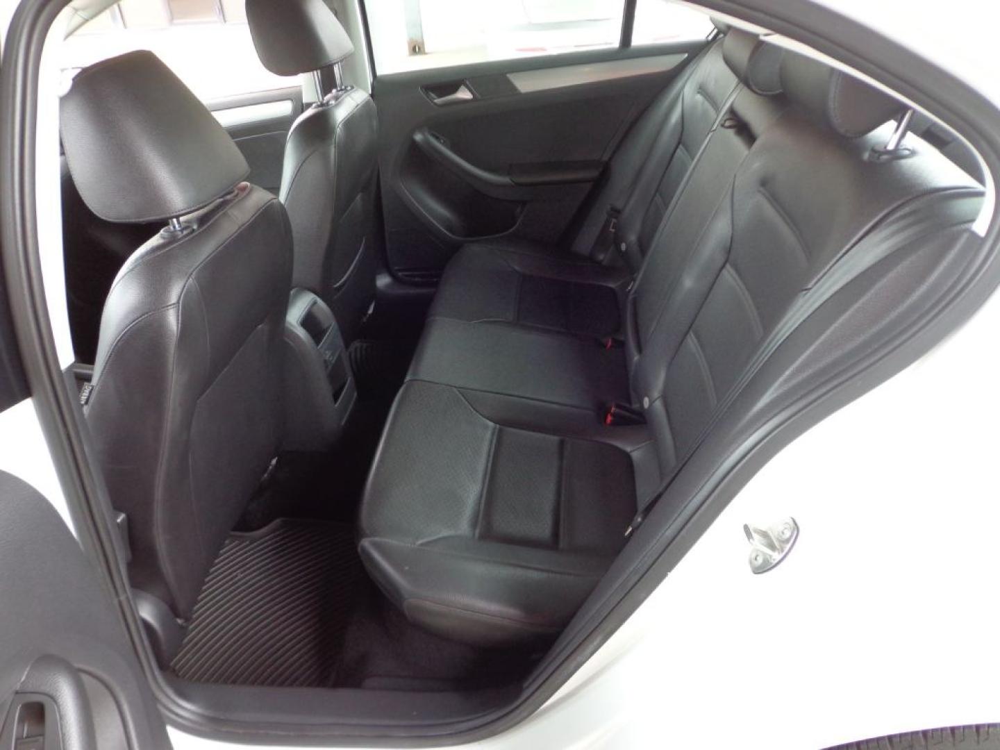 2017 WHITE VOLKSWAGEN JETTA SE (3VWDB7AJ2HM) with an 1.4L engine, Automatic transmission, located at 6610 L St., Omaha, NE, 68117, (402) 731-7800, 41.212872, -96.014702 - THIS VEHICLE HAS A BEEN FULLY INSPECTED AND HAS A CLEAN TITLE WITH A FREE CARFAX REPORT PROVIDED! 2-OWNER, CLEAN CARFAX, LOW MILEAGE, HEATED LEATHER, SUROOF AND NEWER TIRES! *****We have found that most customers do the majority of their shopping online before visiting a ealership. For this rea- Photo#16