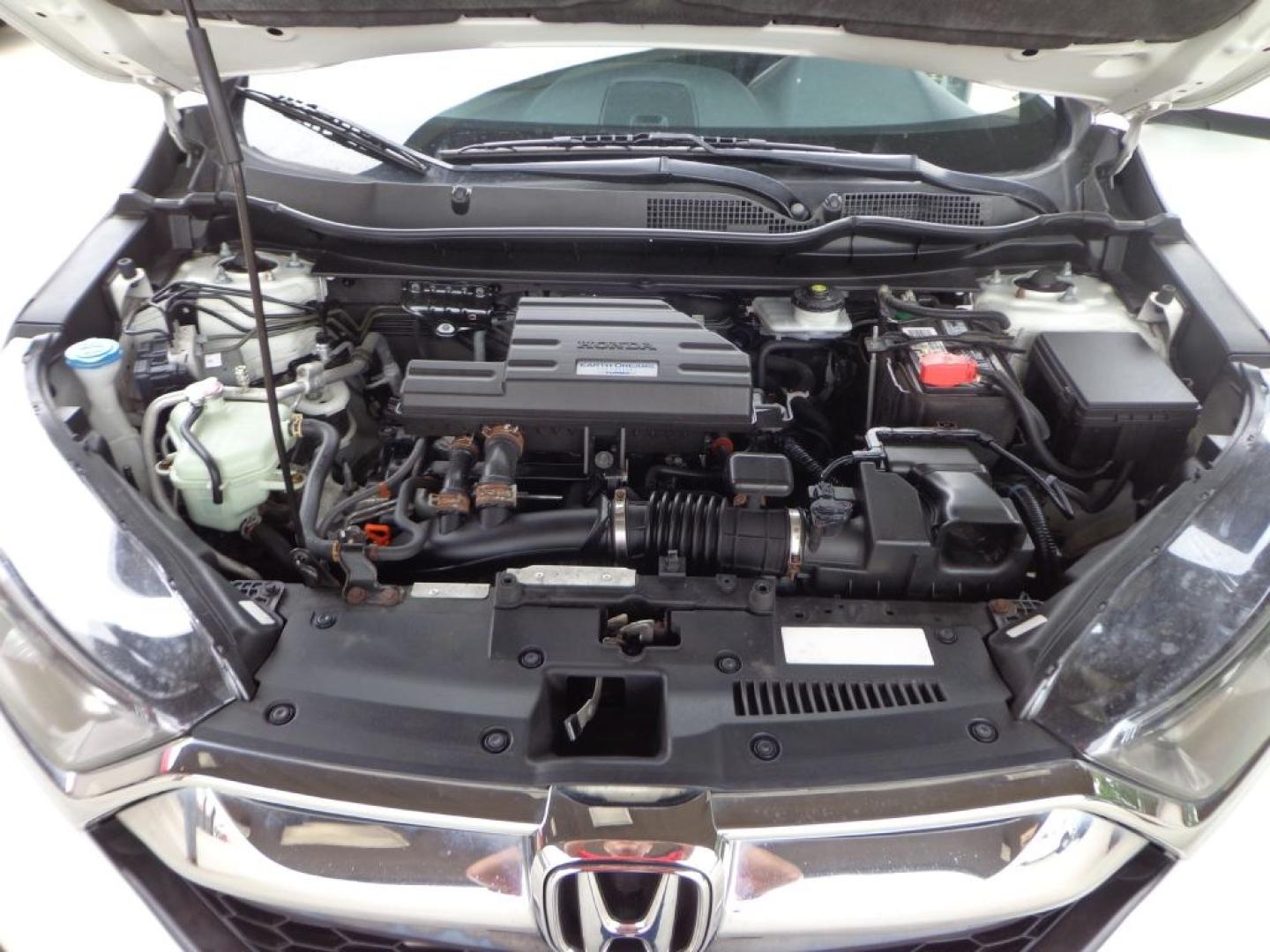 2018 WHITE HONDA CR-V EXL (2HKRW2H82JH) with an 1.5L engine, Automatic transmission, located at 6610 L St., Omaha, NE, 68117, (402) 731-7800, 41.212872, -96.014702 - THIS VEHICLE HAS A BEEN FULLY INSPECTED AND HAS A CLEAN TITLE WITH A FREE CARFAX REPORT PROVIDED! 2-OWNER, CLEAN CARFAX, LOW MILEAGE AND NEWER TIRES! *****We have found that most customers do the majority of their shopping online before visiting a ealership. For this reason we feel it necessary- Photo#11