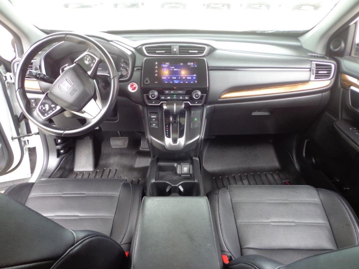2018 WHITE HONDA CR-V EXL (2HKRW2H82JH) with an 1.5L engine, Automatic transmission, located at 6610 L St., Omaha, NE, 68117, (402) 731-7800, 41.212872, -96.014702 - THIS VEHICLE HAS A BEEN FULLY INSPECTED AND HAS A CLEAN TITLE WITH A FREE CARFAX REPORT PROVIDED! 2-OWNER, CLEAN CARFAX, LOW MILEAGE AND NEWER TIRES! *****We have found that most customers do the majority of their shopping online before visiting a ealership. For this reason we feel it necessary- Photo#22