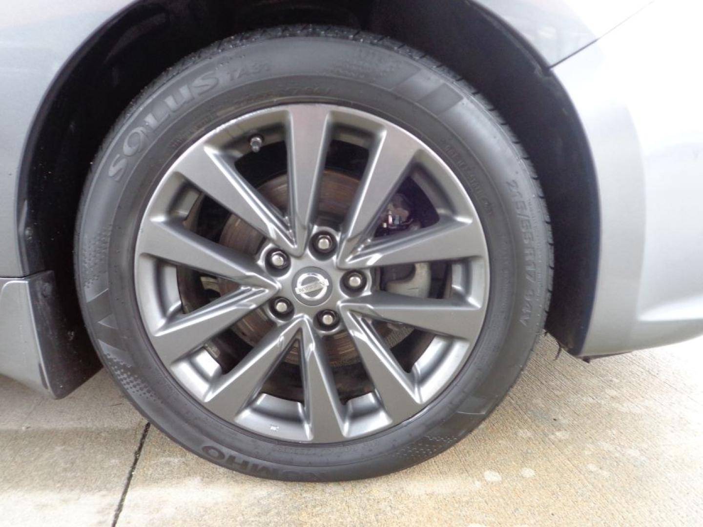 2017 GRAY NISSAN ALTIMA 2.5 (1N4AL3AP7HC) with an 2.5L engine, Continuously Variable transmission, located at 6610 L St., Omaha, NE, 68117, (402) 731-7800, 41.212872, -96.014702 - THIS VEHICLE HAS A BEEN FULLY INSPECTED AND HAS A CLEAN TITLE WITH A FREE CARFAX REPORT PROVIDED! 2-OWNER, CLEAN CARFAX, LOW MILEAGE, SUNROOF, HEATED LEATHER, NAV AND NEWER TIRES! *****We have found that most customers do the majority of their shopping online before visiting a ealership. For th- Photo#8