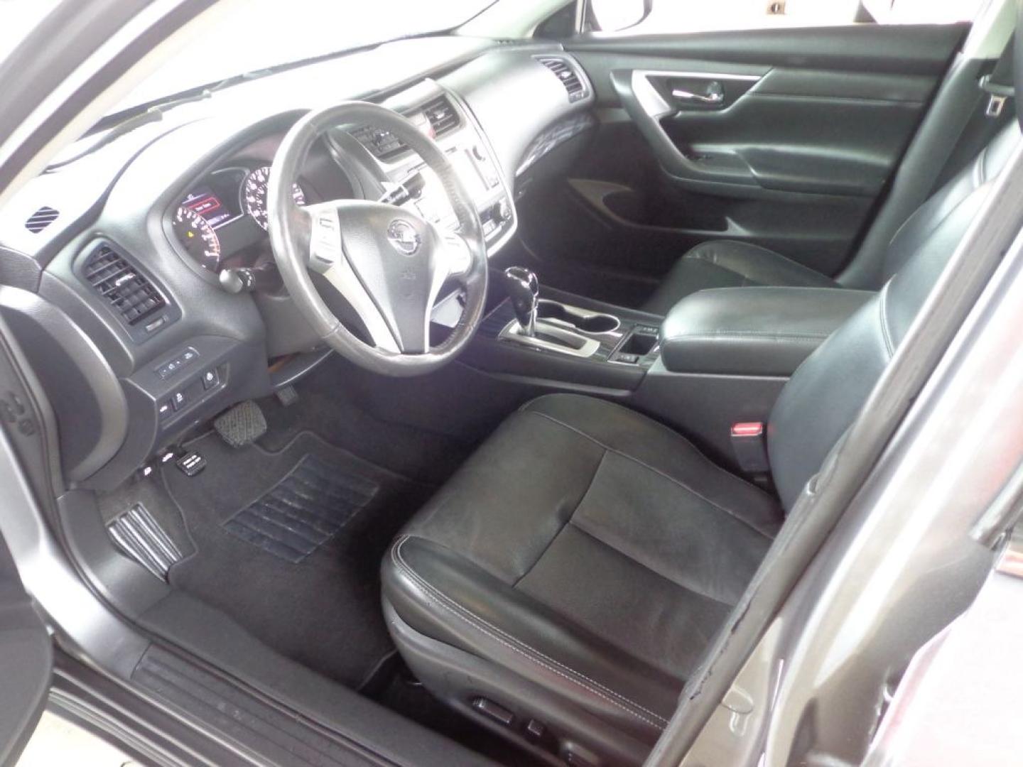 2017 GRAY NISSAN ALTIMA 2.5 (1N4AL3AP7HC) with an 2.5L engine, Continuously Variable transmission, located at 6610 L St., Omaha, NE, 68117, (402) 731-7800, 41.212872, -96.014702 - THIS VEHICLE HAS A BEEN FULLY INSPECTED AND HAS A CLEAN TITLE WITH A FREE CARFAX REPORT PROVIDED! 2-OWNER, CLEAN CARFAX, LOW MILEAGE, SUNROOF, HEATED LEATHER, NAV AND NEWER TIRES! *****We have found that most customers do the majority of their shopping online before visiting a ealership. For th- Photo#14