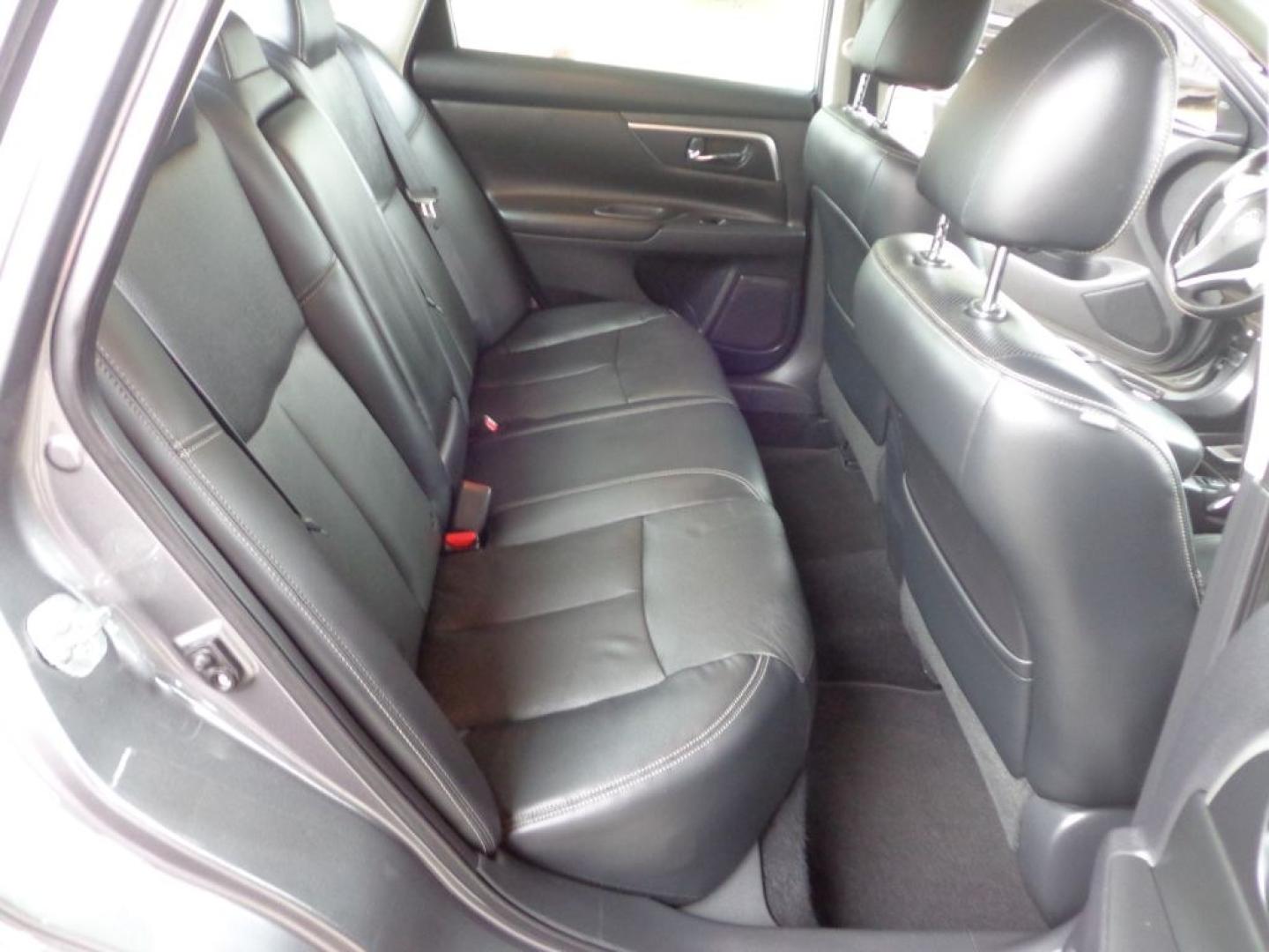 2017 GRAY NISSAN ALTIMA 2.5 (1N4AL3AP7HC) with an 2.5L engine, Continuously Variable transmission, located at 6610 L St., Omaha, NE, 68117, (402) 731-7800, 41.212872, -96.014702 - THIS VEHICLE HAS A BEEN FULLY INSPECTED AND HAS A CLEAN TITLE WITH A FREE CARFAX REPORT PROVIDED! 2-OWNER, CLEAN CARFAX, LOW MILEAGE, SUNROOF, HEATED LEATHER, NAV AND NEWER TIRES! *****We have found that most customers do the majority of their shopping online before visiting a ealership. For th- Photo#18