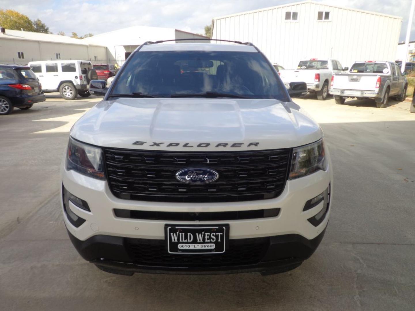 2016 WHITE FORD EXPLORER SPORT (1FM5K8GT3GG) with an 3.5L engine, Automatic transmission, located at 6610 L St., Omaha, NE, 68117, (402) 731-7800, 41.212872, -96.014702 - THIS VEHICLE HAS A BEEN FULLY INSPECTED AND HAS A CLEAN TITLE WITH A FREE CARFAX REPORT PROVIDED! 1-OWNER, CLEAN CARFAX, LOW MILEAGE, DUAL SUNROOF, HEATED/COOLED SEATS, NAV AND NEWER TIRES! *****We have found that most customers do the majority of their shopping online before visiting a ealersh- Photo#1