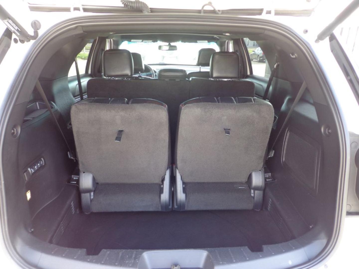 2016 WHITE FORD EXPLORER SPORT (1FM5K8GT3GG) with an 3.5L engine, Automatic transmission, located at 6610 L St., Omaha, NE, 68117, (402) 731-7800, 41.212872, -96.014702 - THIS VEHICLE HAS A BEEN FULLY INSPECTED AND HAS A CLEAN TITLE WITH A FREE CARFAX REPORT PROVIDED! 1-OWNER, CLEAN CARFAX, LOW MILEAGE, DUAL SUNROOF, HEATED/COOLED SEATS, NAV AND NEWER TIRES! *****We have found that most customers do the majority of their shopping online before visiting a ealersh- Photo#20