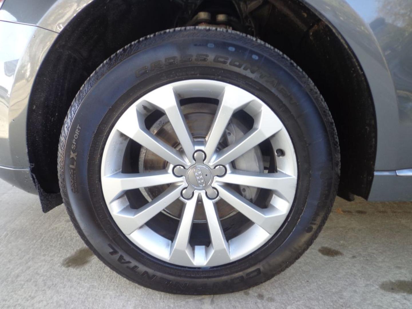 2015 GRAY AUDI Q5 PREMIUM PLUS (WA1LFAFP2FA) with an 2.0L engine, Automatic transmission, located at 6610 L St., Omaha, NE, 68117, (402) 731-7800, 41.212872, -96.014702 - THIS VEHICLE HAS A BEEN FULLY INSPECTED AND HAS A CLEAN TITLE WITH A FREE CARFAX REPORT PROVIDED! SHARP LOW MILE Q5 LOADED WITH TECH PACKAGE, PREMIUM AUDIO AND NEWER TIRES! *****We have found that most customers do the majority of their shopping online before visiting a ealership. For this reas- Photo#7
