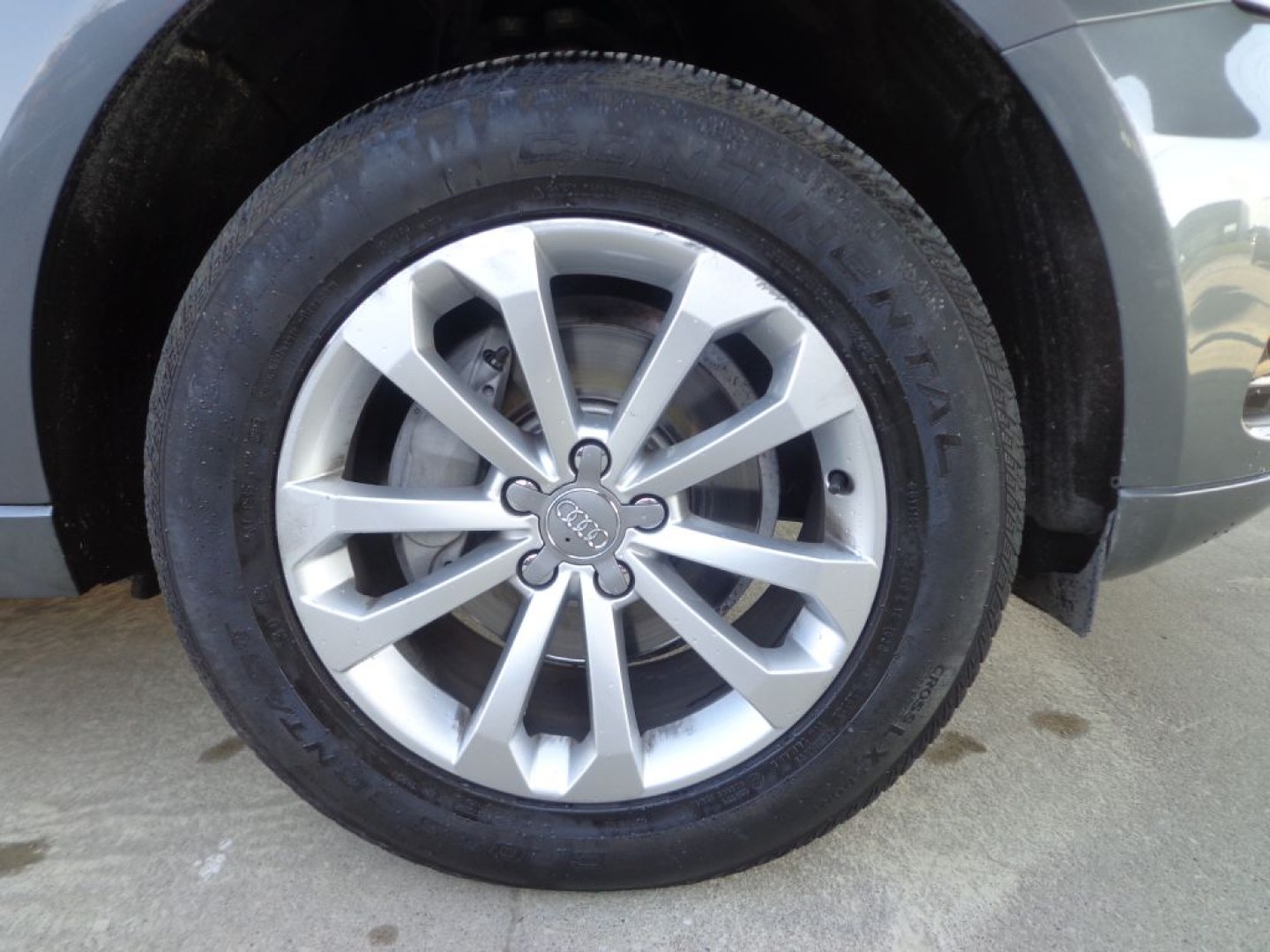2015 GRAY AUDI Q5 PREMIUM PLUS (WA1LFAFP2FA) with an 2.0L engine, Automatic transmission, located at 6610 L St., Omaha, NE, 68117, (402) 731-7800, 41.212872, -96.014702 - THIS VEHICLE HAS A BEEN FULLY INSPECTED AND HAS A CLEAN TITLE WITH A FREE CARFAX REPORT PROVIDED! SHARP LOW MILE Q5 LOADED WITH TECH PACKAGE, PREMIUM AUDIO AND NEWER TIRES! *****We have found that most customers do the majority of their shopping online before visiting a ealership. For this reas- Photo#8