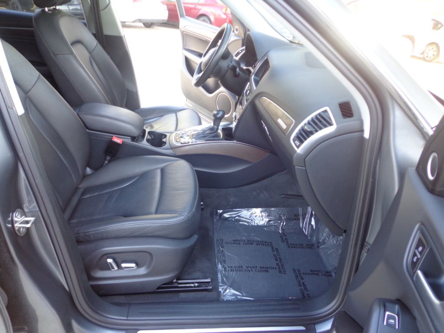 2015 GRAY AUDI Q5 PREMIUM PLUS (WA1LFAFP2FA) with an 2.0L engine, Automatic transmission, located at 6610 L St., Omaha, NE, 68117, (402) 731-7800, 41.212872, -96.014702 - THIS VEHICLE HAS A BEEN FULLY INSPECTED AND HAS A CLEAN TITLE WITH A FREE CARFAX REPORT PROVIDED! SHARP LOW MILE Q5 LOADED WITH TECH PACKAGE, PREMIUM AUDIO AND NEWER TIRES! *****We have found that most customers do the majority of their shopping online before visiting a ealership. For this reas- Photo#15