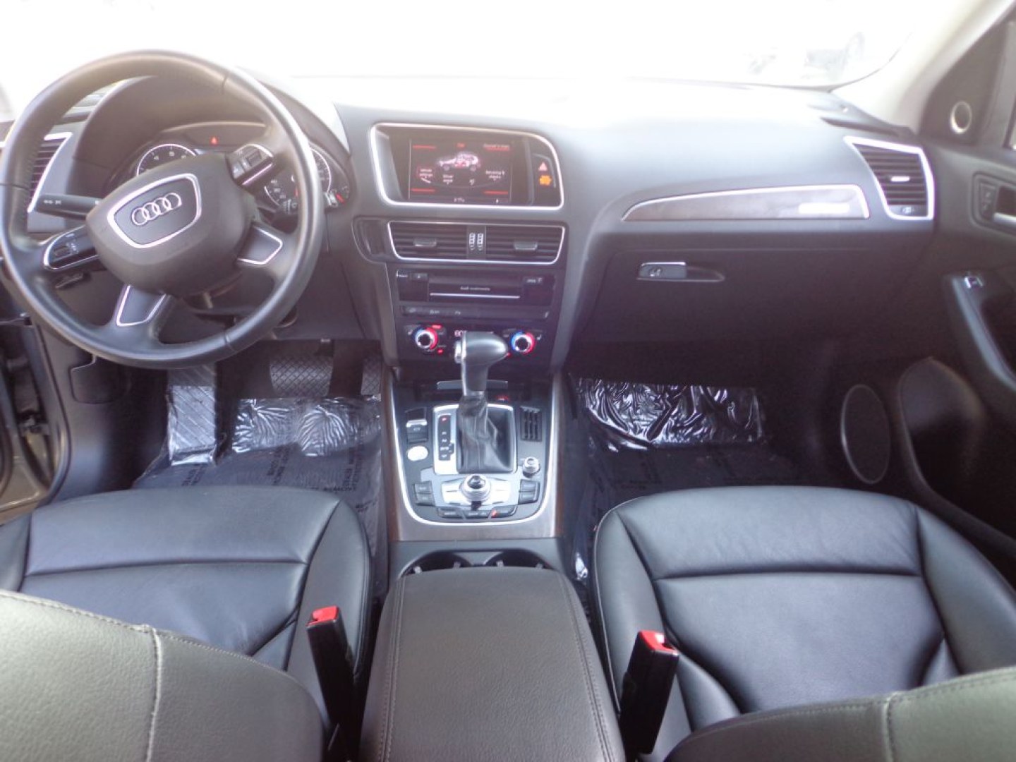 2015 GRAY AUDI Q5 PREMIUM PLUS (WA1LFAFP2FA) with an 2.0L engine, Automatic transmission, located at 6610 L St., Omaha, NE, 68117, (402) 731-7800, 41.212872, -96.014702 - THIS VEHICLE HAS A BEEN FULLY INSPECTED AND HAS A CLEAN TITLE WITH A FREE CARFAX REPORT PROVIDED! SHARP LOW MILE Q5 LOADED WITH TECH PACKAGE, PREMIUM AUDIO AND NEWER TIRES! *****We have found that most customers do the majority of their shopping online before visiting a ealership. For this reas- Photo#22
